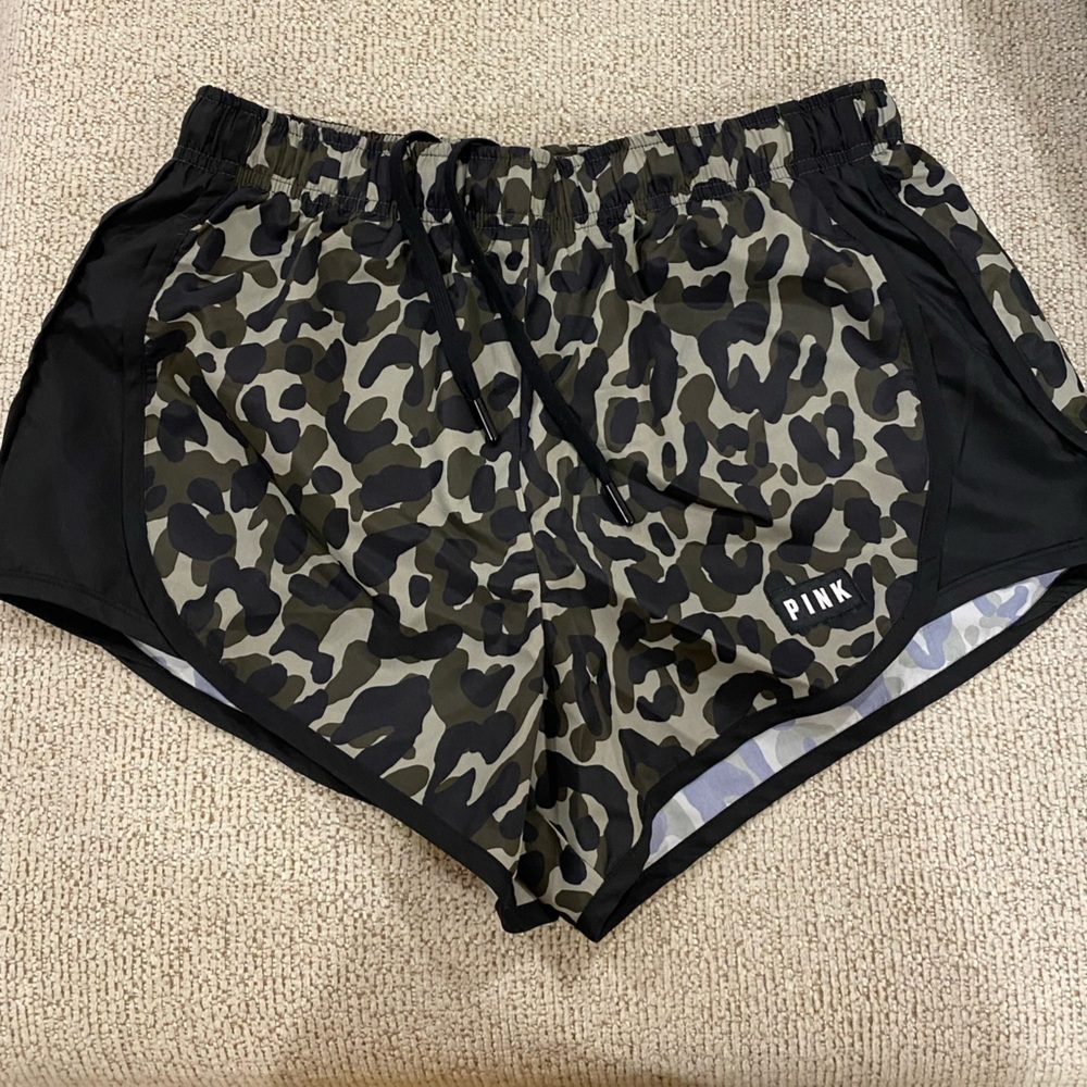 NWT PINK VICTORIA SECRET CAMO ATHLETIC LINED SHORTS SIZE S